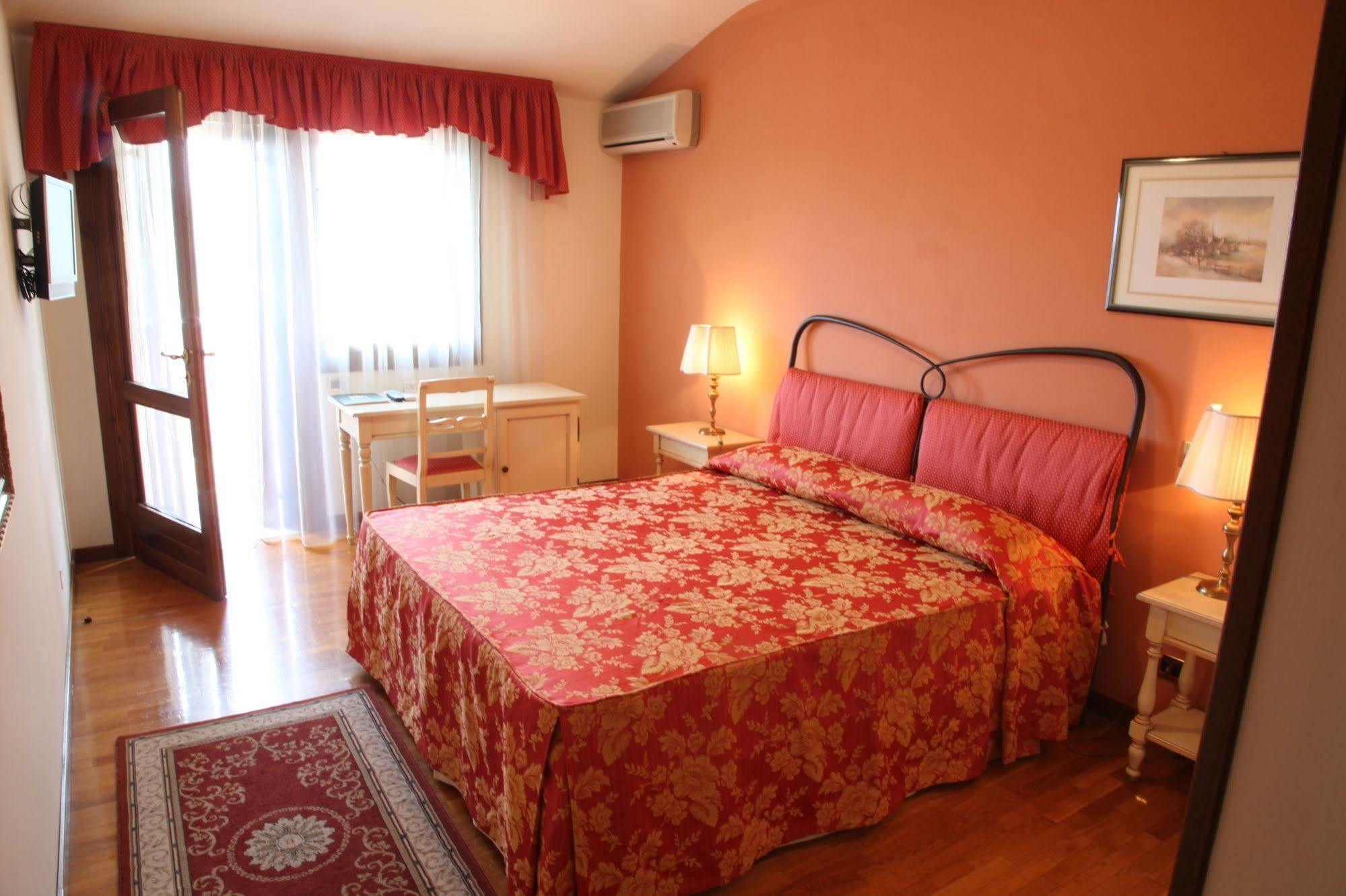 Hotel Ristorante La Rosina Маростика Экстерьер фото