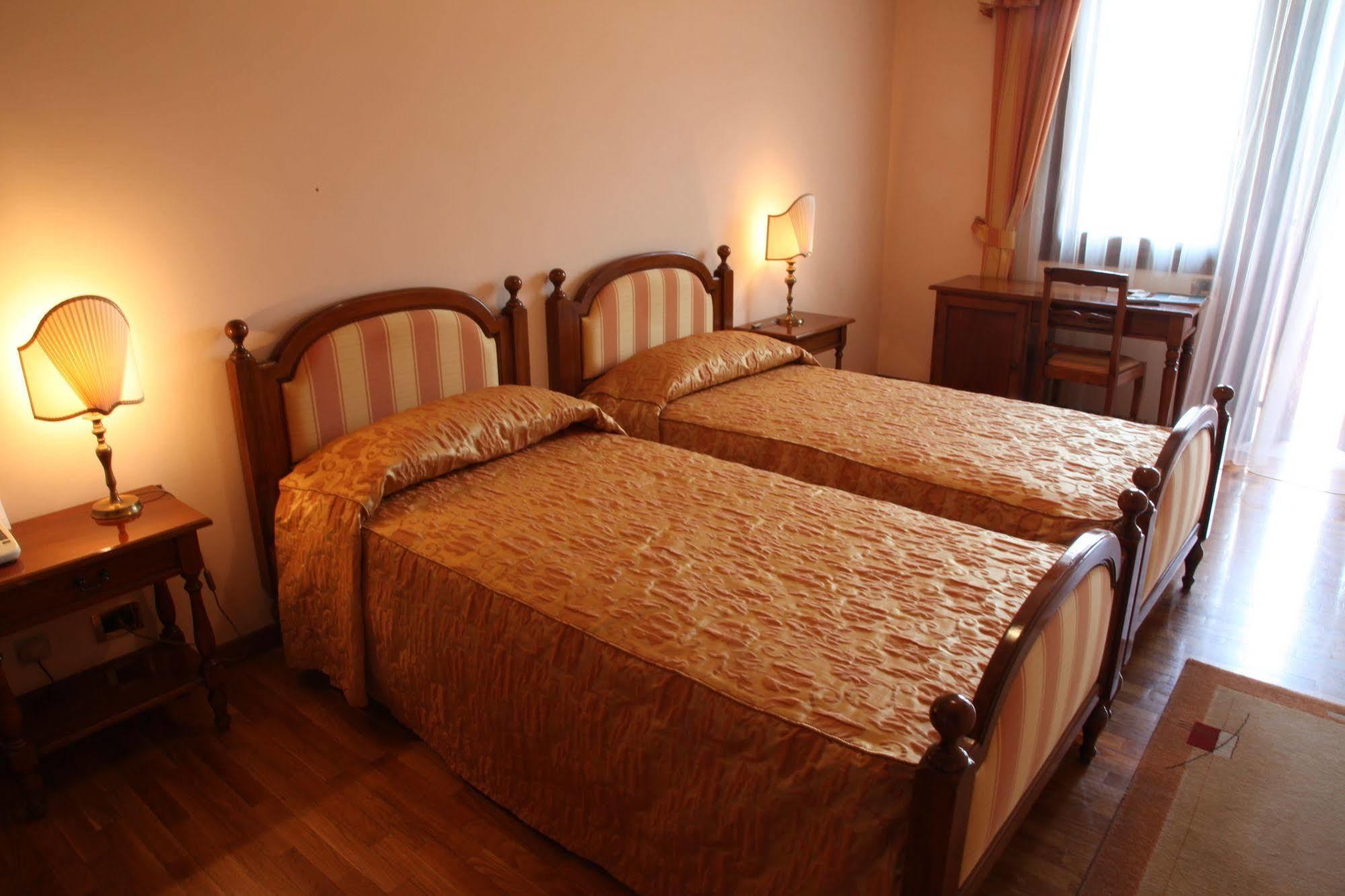 Hotel Ristorante La Rosina Маростика Экстерьер фото